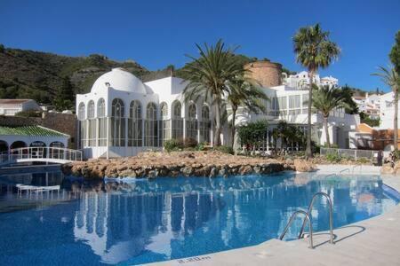 Bonito apartamento con preciosas vistas y piscina Nerja Exterior foto